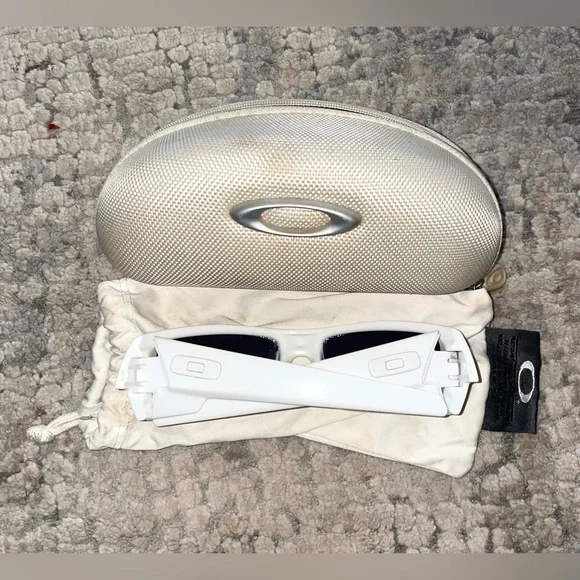 Oakley Gascan sunglasses - Picture 3 of 4